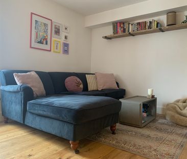 2 Bed Flat, Shore, EH6 - Photo 2