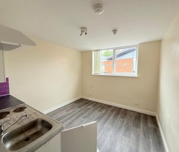 Studio to rent - Photo 6