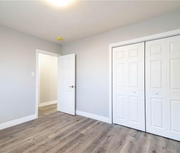 For Lease - 196 Upper Paradise Street Unit# 1, Hamilton, Ontario - Photo 2