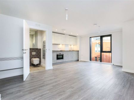 Spacious Studio Apartment in Prime Location – Available Unfurnished. - Photo 2