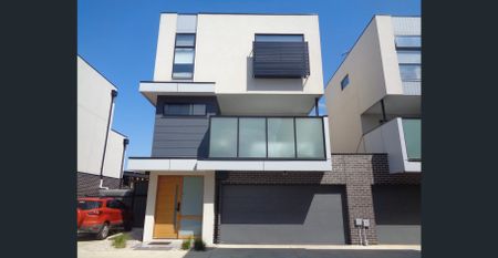 8/13 Vinko Court, Fraser Rise, Vic 3336 - Photo 4