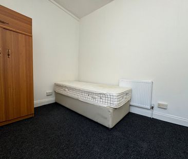 1 bedroom studio property to rent - Photo 1