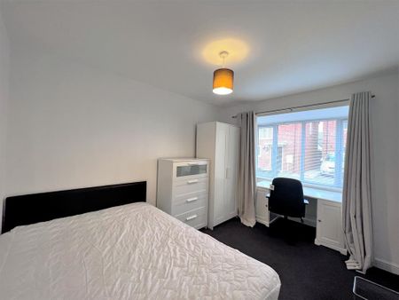 5 bedroom detached house to rent - Photo 5