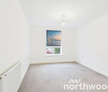 2 bedroom flat to rent - Photo 2