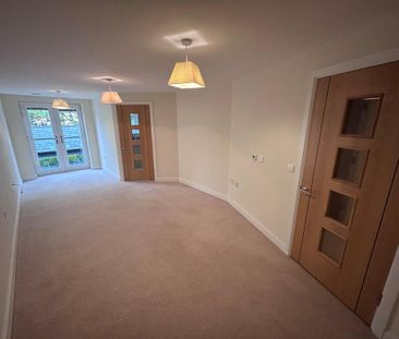 1 bedroom retirement property to rent - Photo 6