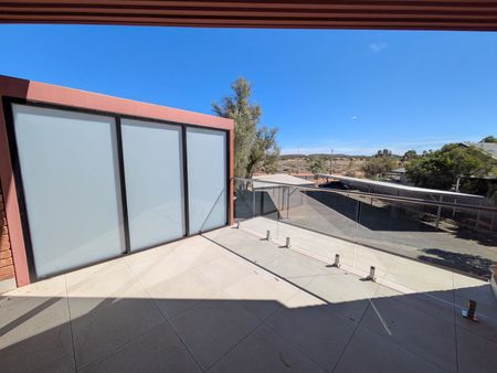 Modern One Bedroom Unit - Photo 5