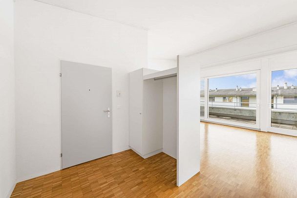 Lichtdurchflutete 4.5-Zimmer-Attikawohnung mit grosser Terrasse - Photo 1