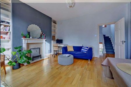 Chalk Farm Road, London, NW1 - Photo 2