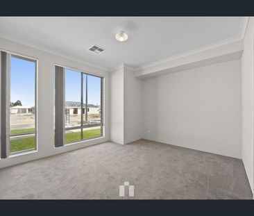 4 Pepperbush Crescent, Piara Waters, WA 6112 - Photo 4