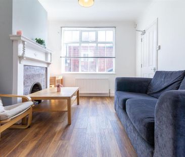 3 bedroom terraced house to rent - Photo 5