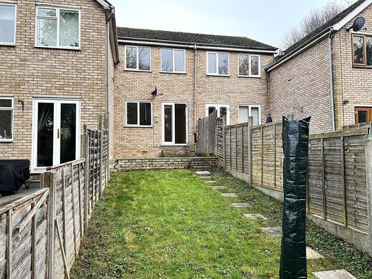 Shepherd Close, Royston - Photo 1