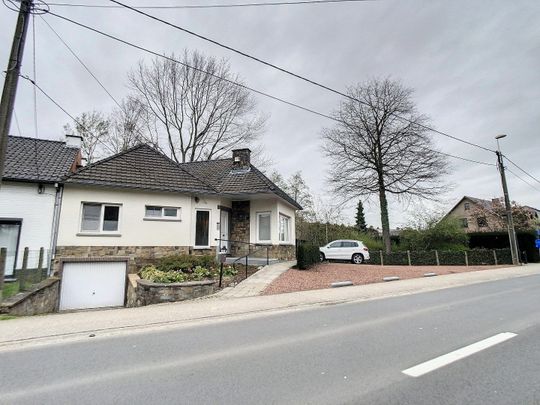 Goed gelegen woning met 2 slaapkamers, kelder, garage en tuin te Tongeren - Photo 1