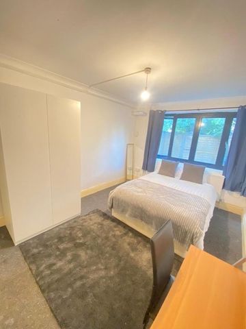 Room in a Shared Flat, Chamberlayne Road, NW10 - Photo 2