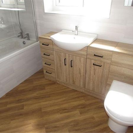 3 bedroom semi-detached house to rent - Photo 4