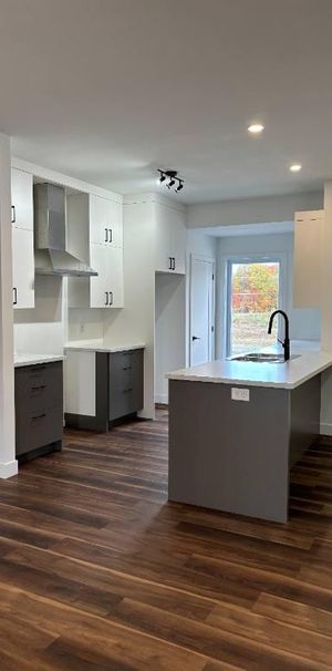 Grand appartement 5½ NEUF à louer à Drummondville - Photo 1