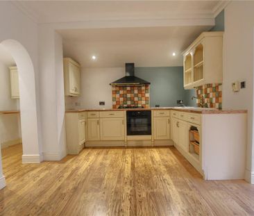 3 bedroom semi-detached house to rent - Photo 5