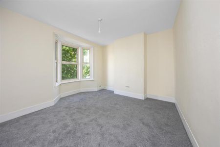 4 bedroom terraced house to rent - Photo 3