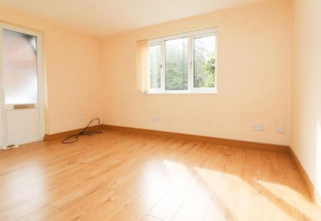 1 bedroom mews to rent - Photo 2