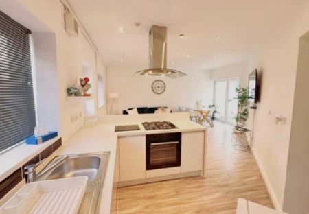 3 Bed Flat, Gorse Farm Road, B43 - Photo 2