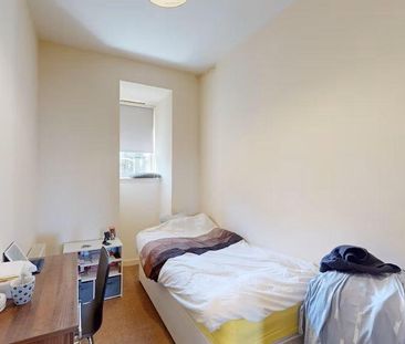 4 bedroom house of multiple occupation to rent - Photo 6