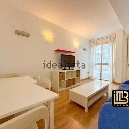 Alquiler de piso en Calle Trinidad - Photo 1