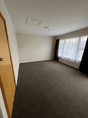 Spacious and Quiet, One Bedroom Unit - Photo 2