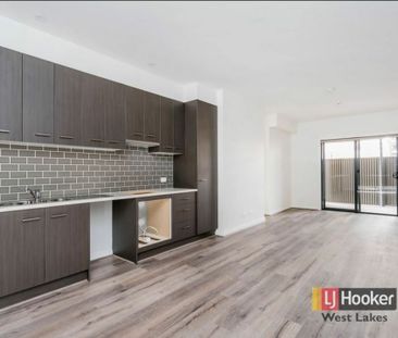 Lockup-and-Leave Modern Townhouse! - Photo 5