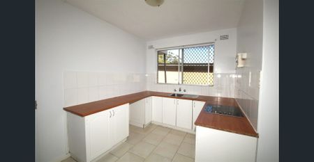 LARGE 2 BEDROOM WITH BUILT-IN WARDROBES AND INTERNAL LAUNDRY - Photo 5