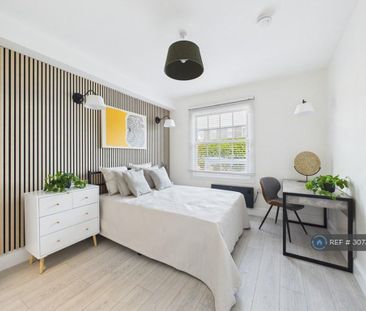 1 bedroom in a house share to rent - Photo 3