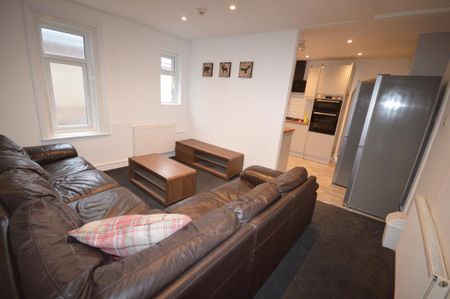 6 bedroom apartment to rent - Photo 2