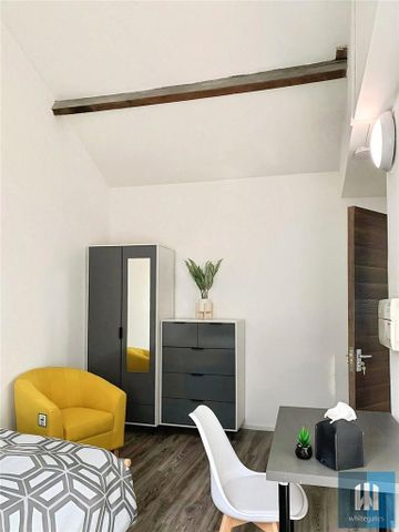 1 bedroom in a house share to rent - Photo 2