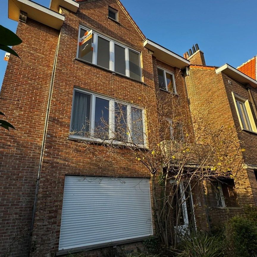 Standaard appartement met 2 slaapkamers en garage in Gent - Photo 1