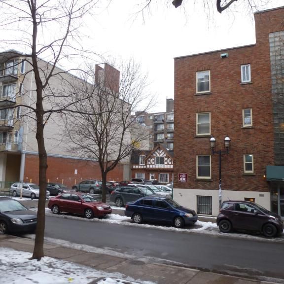 GHETTO MCGILL- STUDIO RENOVÉ & MEUBLÉ- EMPLACEMENT EXCEPTIONNEL - Photo 1