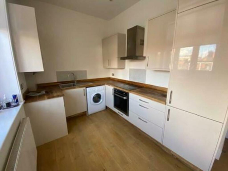 3 bedroom apartment to rent - Photo 4