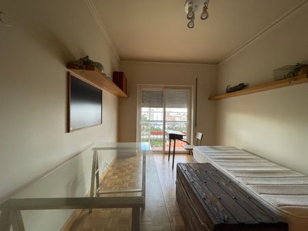 Fantástica Penthouse T4 duplex com móveis para arrendar no Bairro do Rosário Cascais - Photo 4