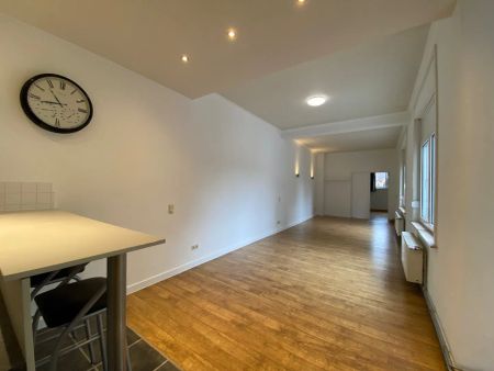 Ruim één-slaapkamerappartement te Halle-centrum - Photo 2