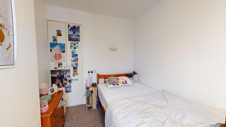 3 bedroom terraced house to rent - Photo 5