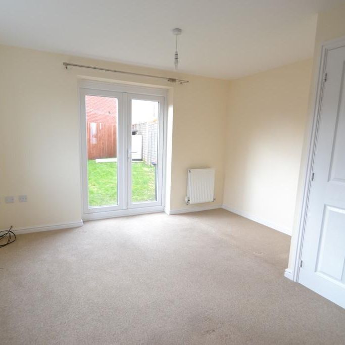 3 bedroom semi-detached house to rent - Photo 1