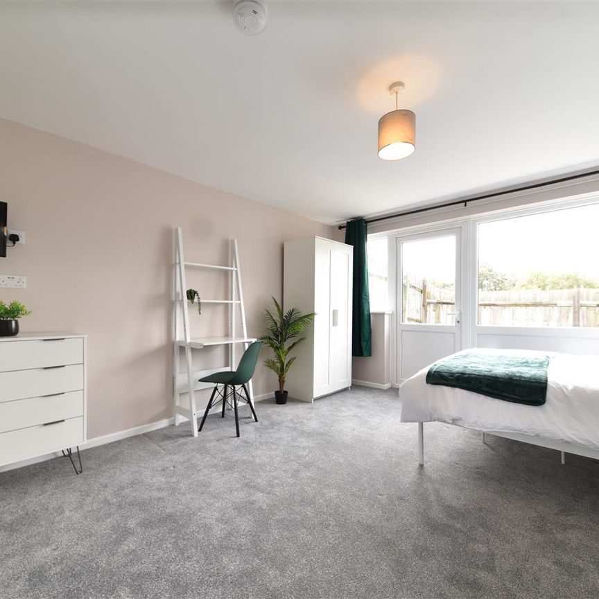 Vardon Road, Stevenage, SG1 - Photo 1