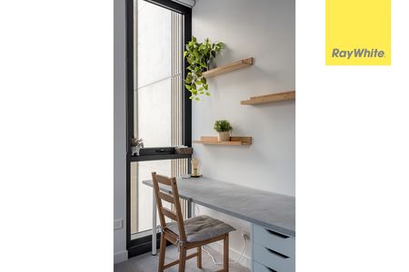 FULLY FURNISHED 1 BEDDER - Photo 4