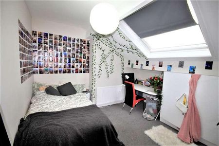 Thornville Place, Hyde Park, Leeds, LS6 - Photo 2