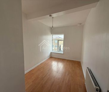 Price £700 pcm - Available Now - Unfurnished - Photo 5