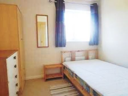 2 Bedroom Flat - Photo 3