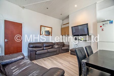 7 Bedroom Mid Terraced House for rent in Norwood Road - Photo 2