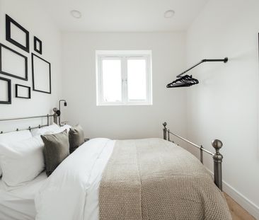 2 Bed Flat, Empress Avenue, IG1 - Photo 3