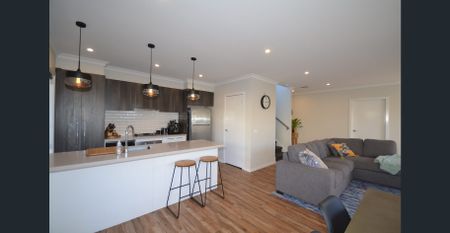 FULLY FURNISHED - SEE AGENT FOR AVAILABILITY - Photo 2