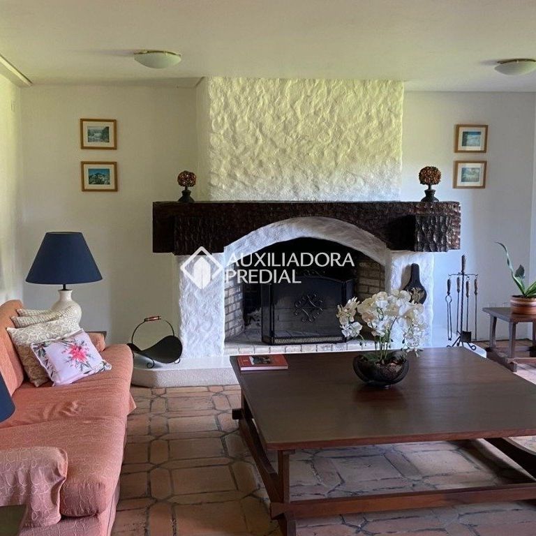 Apartamento com 2 quartos e 210m² para alugar em Planalto, Gramado. - Photo 1