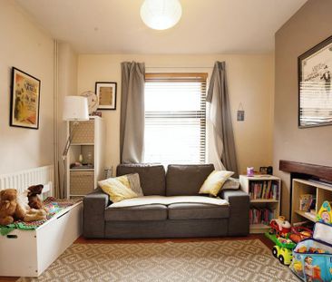 2 bedroom terraced house to rent - Photo 2