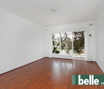Conveniently Located Two Bedroom Unit! - Photo 4