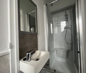 T2 - 51,35m2 - rénové - centre ville - Beffroi - Cave - Grenier - Photo 5